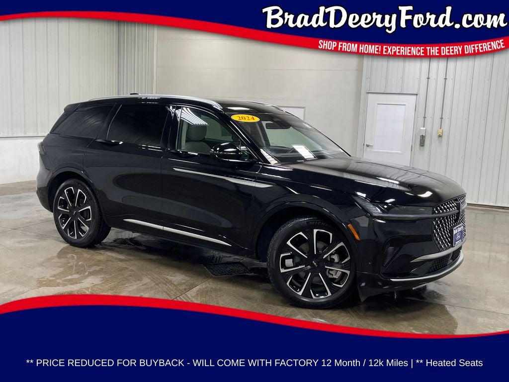 2024 Lincoln Nautilus Reserve in Infinite Black Metallic Clearcoat — front three-quarter view