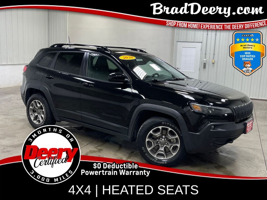 2020 Jeep Cherokee Latitude in Diamond Black Crystal Pearlcoat — front three-quarter view
